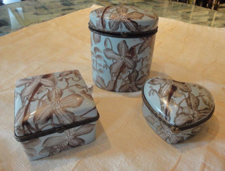 Blue Ceramic Trinket Boxes with Bird Detail